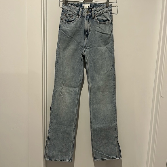 H&M JEANS WITH SLIT ON HEM - Picture 1 of 12